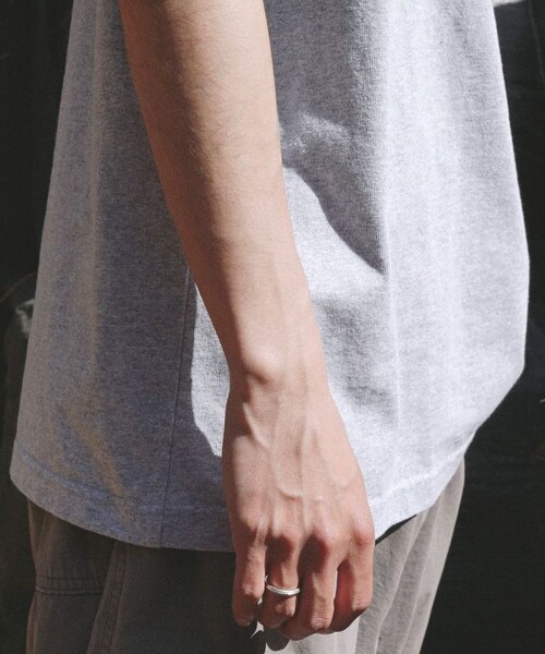 shiun（シウン）の「SHORT SLEEVE KEY NECK TEE（Tシャツ/カットソー・メンズ・ブルー/グレー・XS/S/M）」の9枚目の写真