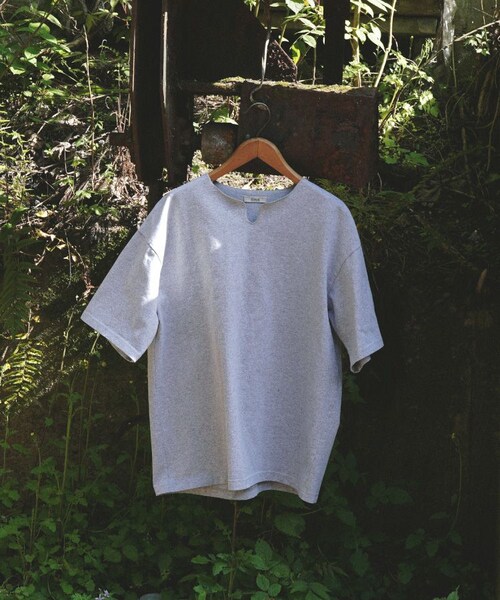 shiun（シウン）の「SHORT SLEEVE KEY NECK TEE（Tシャツ/カットソー・メンズ・ブルー/グレー・XS/S/M）」の14枚目の写真