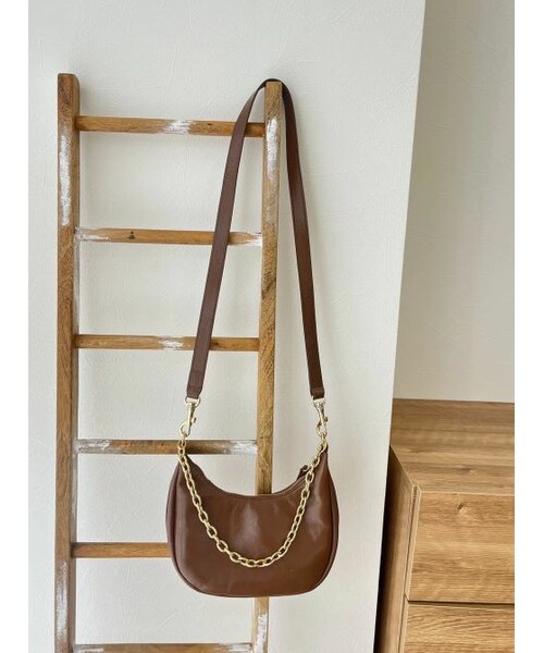 neam(ニーム)の「CHAIN MOON BAG(ショルダーバッグ・レディース・ブラウン・FREE)」の1枚目の写真