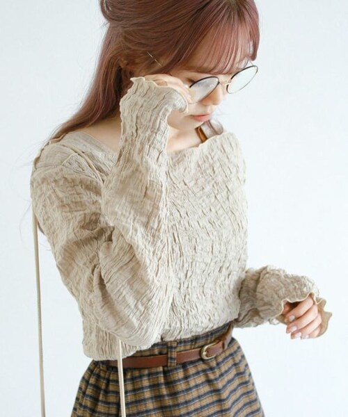 Crisp（クリスプ）の「シャーリングメロウトップス[c1R3301]（Tシャツ/カットソー・レディース・ベージュ/ブラック/レッド・FREE）」の3枚目の写真