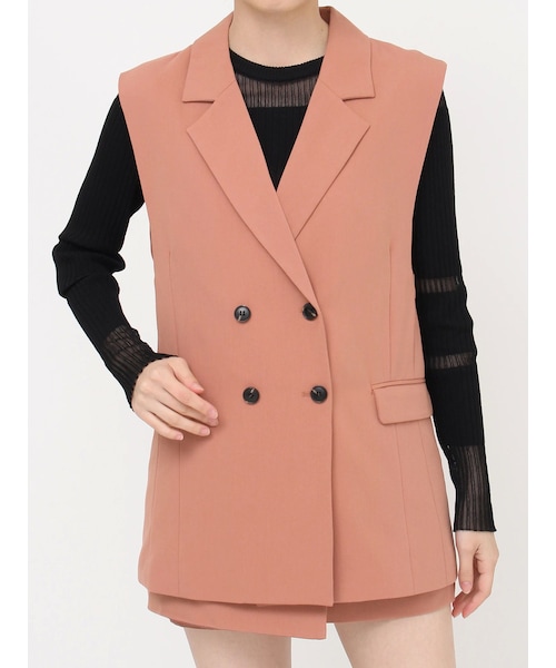 MURUA（ムルーア）の「バックベルトテーラードジレ【セットアップ着用可】（ベスト・レディース・ダークグレー/ブラック/オレンジ/ブルー/ベージュ・F）」の4枚目の写真