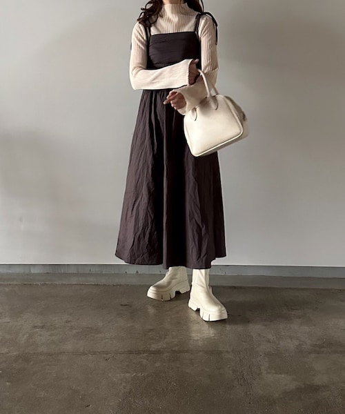 t a r o s u(タロス)の「crumply ribbon cami onepiece/クランブリィリボンキャミワンピース(ワンピース・レディース・ブラウン/ホワイト・FREE)」の1枚目の写真