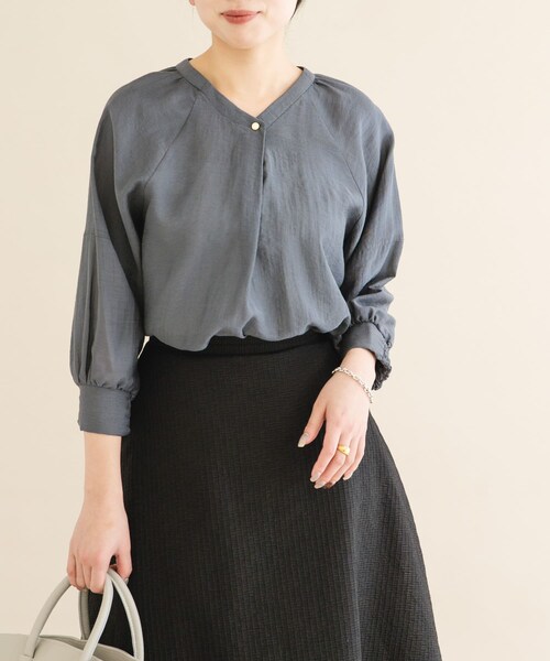 URBAN RESEARCH ROSSO（アーバンリサーチロッソ）の「2WAYギャザースリーブブラウス（シャツ/ブラウス・レディース・CHARCOAL/L/BEIGE/YELLOW・FREE）」の17枚目の写真