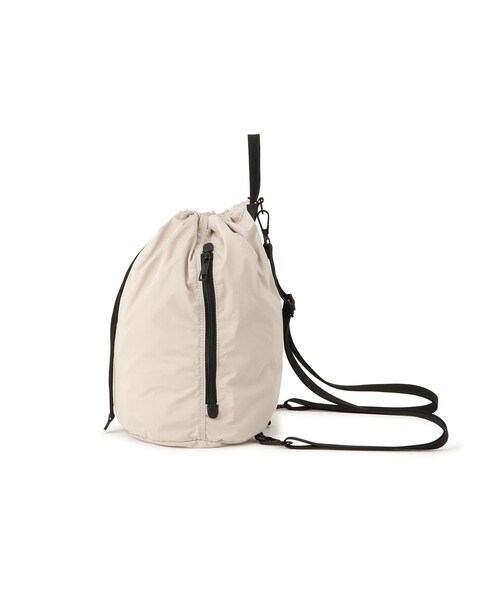 ADAM ET ROPE'（アダムエロペ）の「【WEB限定】2WAYナップサック / 撥水（バックパック/リュック・レディース・ブラック/ベージュ系・F）」の16枚目の写真