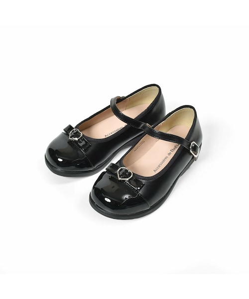 BeBe（ベベ）の「エナメル切替シューズ(16~21cm)（ドレスシューズ・キッズ・シルバー/ブラック・18ｃｍ）」の2枚目の写真