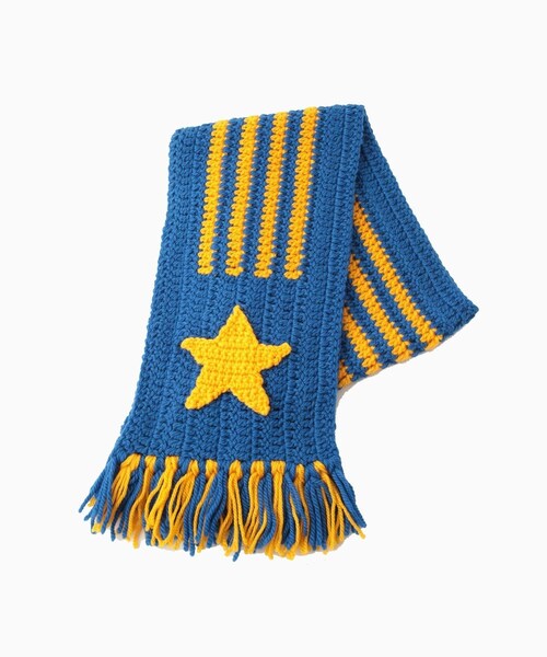 ADAM ET ROPE'（アダムエロペ）の「【RICE NINE TEN/ライス ナイン テン】HAND KNITTED CROCHET SCARF（マフラー・メンズ・ブラック/ブルー系/レッド・F）」の4枚目の写真