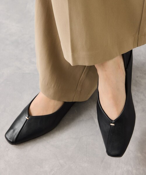 VIS(ビス)の「さっと履けるVカットバブーシュパンプス/2WAY(パンプス・レディース・ブラック/キナリ・L/M/S)」の5枚目の写真