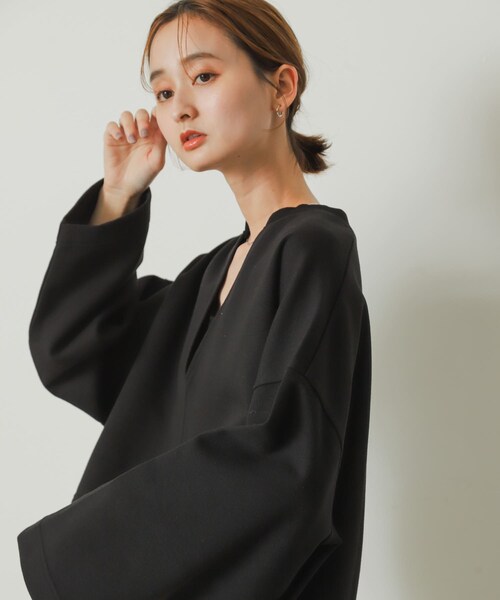 SENSE OF PLACE by URBAN RESEARCH(センスオブプレイスバイアーバンリサーチ)の「Vネッククロップドトップ(Tシャツ/カットソー・レディース・IVORY/PURPLE/BLACK・one)」の17枚目の写真