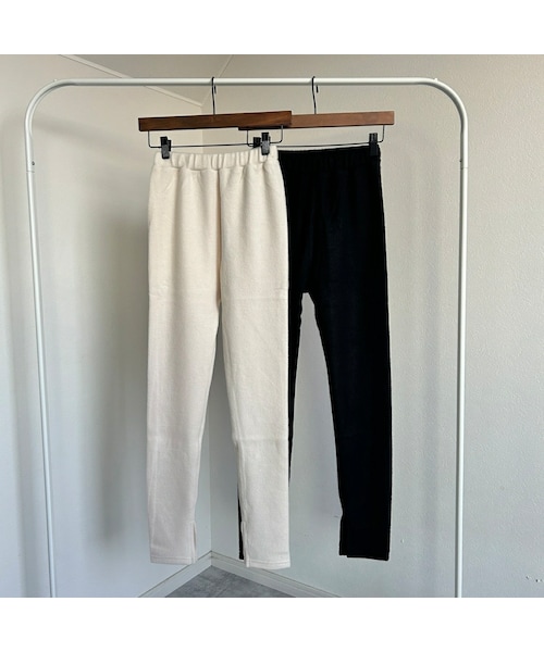 copine（コピン）の「スリムフィット起毛レギンスパンツ(2color)（レギンス/スパッツ・レディース・ホワイト/ブラック・ワンサイズ）」の2枚目の写真