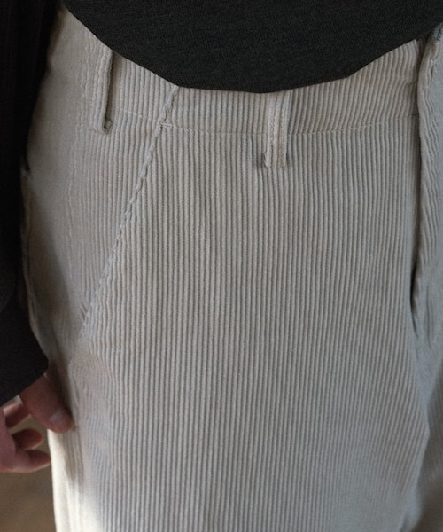 shiun（シウン）の「CORDUROY TROUSERS（その他パンツ・メンズ・ホワイト・XS/S/M）」の8枚目の写真