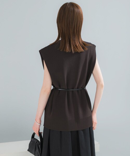 URBAN RESEARCH ROSSO（アーバンリサーチロッソ）の「ショルダータックニットベスト（ベスト・レディース・DARK BROWN/IVORY・Free）」の20枚目の写真