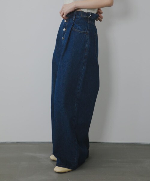 KBF(ケイビーエフ)の「『3サイズ展開』タックボタンアップデニム(デニムパンツ・レディース・L.BLUE/BLUE・34/36/38)」の18枚目の写真