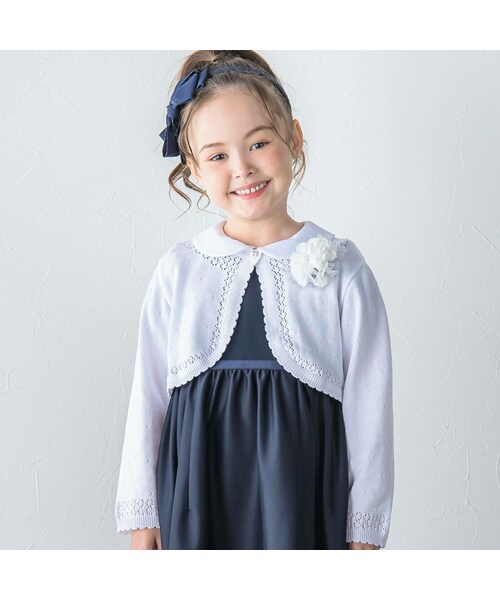 BeBe（ベベ）の「レース編みボレロカーディガン(110~130cm)（カーディガン/ボレロ・キッズ・ブルー/ホワイト/グレー・110）」の2枚目の写真