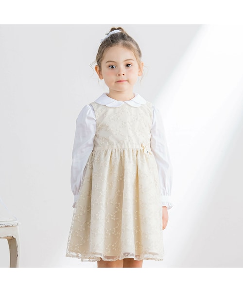 Tartine et Chocolat（タルティーヌエショコラ）の「【日本製】オーガンジー小花刺しゅうジャンパースカート(110~130cm)（ジャンパースカート・キッズ・ブルー/ベージュ・110cm）」の2枚目の写真