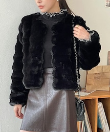 DHOLIC（ディーホリック）の「ラウンドネックフェイクファージャケット