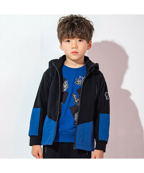 WASK(ワスク)の「ナンバーワッペンエステル裏起毛パーカー(100~160cm)(ジャージ・キッズ・ブラック/グリーン・110)」の1枚目の写真