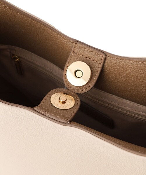 ROPE' PICNIC（ロペピクニック）の「me fit BAG ミドルプラス・ワンショルダーフィットバッグ（ショルダーバッグ・レディース・ブラック/キナリ/ブラウン系/カーキ系・F）」の19枚目の写真