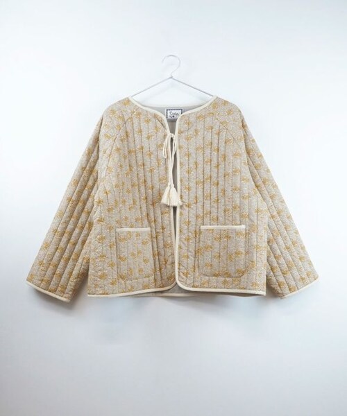 Crisp（クリスプ）の「エスニックキルティングジャケット[c8R3401]（ノーカラージャケット・レディース・グレー/ピンク・FREE）」の3枚目の写真