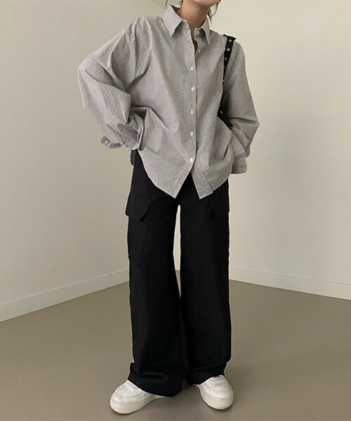 DHOLIC（ディーホリック）の「2TYPEモダンカーゴピンタックスラックス（カーゴパンツ・レディース・ベージュ/ブラック/ネイビー・S/M/L）」の3枚目の写真