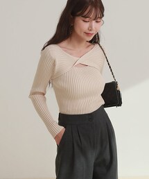 DHOLIC（ディーホリック）の「ツイストスリットボートネックニット（ニット/セーター・レディース）」