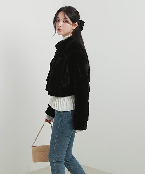 DHOLIC（ディーホリック）の「エコファーくるみボタンジャケット（ブルゾン・レディース・ベージュ/アイボリー/ブラック/ピンク・FREE）」の3枚目の写真