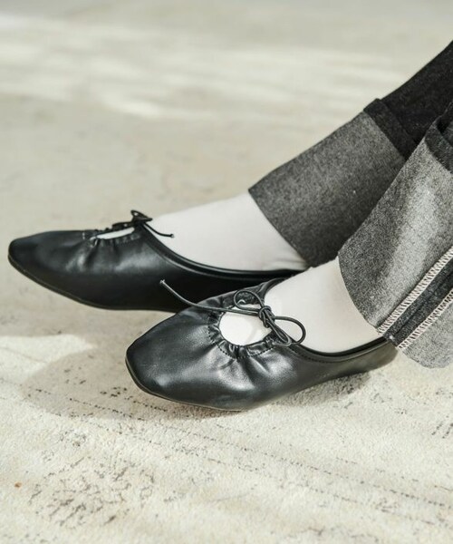 Crisp（クリスプ）の「リボンギャザーフラットシューズ[c3R3407]（パンプス・レディース・ベージュ/ブラック/アイボリー・36/37/38/39）」の3枚目の写真
