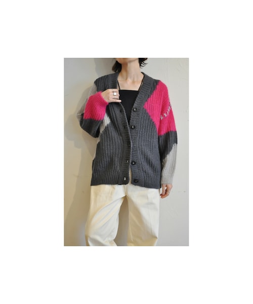 --（--）の「ラーブロックカーディガン（ニット/セーター・レディース・イエロー/ピンク・one）」の2枚目の写真