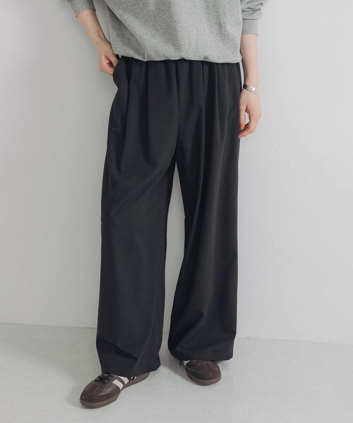 URBAN RESEARCH（アーバンリサーチ）の「『3サイズ展開』『イージーケア』 ウール混タックギャザーストレートパンツ（その他パンツ・レディース・BEIGE/CHARCOAL/BLACK/CCL STRIPE/NVY STRIPE・36/38/40）」の15枚目の写真