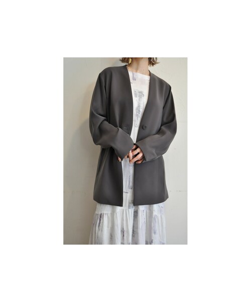 --（--）の「リラックスジャケット（ノーカラージャケット・レディース・ベージュ/グレー・one）」の2枚目の写真