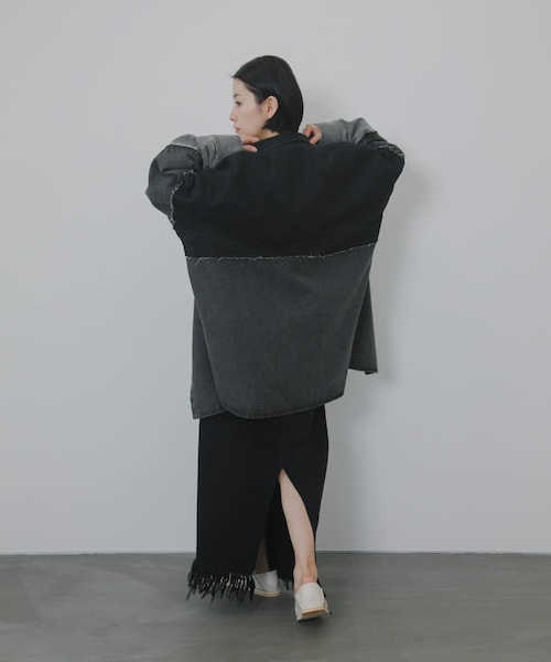 KBF(ケイビーエフ)の「アシメフリンジデニムスカート(デニムスカート・レディース・L.BLUE/BLACK・One)」の9枚目の写真