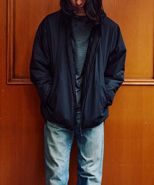 ADAM ET ROPE'（アダムエロペ）の「【GOLDWIN/ゴールドウィン】WINDSTOPPER BY GORE-TEX LABS Puffy Jacket（ダウンジャケット/コート・メンズ・ブラック/ダークブラウン/グリーン・1/2/3/4）」の2枚目の写真