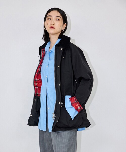 ADAM ET ROPE'(アダムエロペ)の「【Barbour for ADAM ET ROPE'】別注Shirring Bedale(その他アウター・レディース・ブラック/ベージュ・34/36)」の10枚目の写真