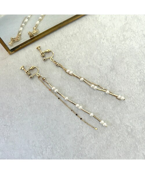 copine（コピン）の「パールロングチェーンイヤリング(2color)（イヤリング・レディース・シルバー/ゴールド・ワンサイズ）」の2枚目の写真
