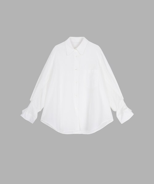 JNBY（ジェーエヌビーワイ）の「Tucked-sleeve Oversized Shirt（シャツ/ブラウス・レディース・ホワイト/ブラック・34/36/38）」の2枚目の写真