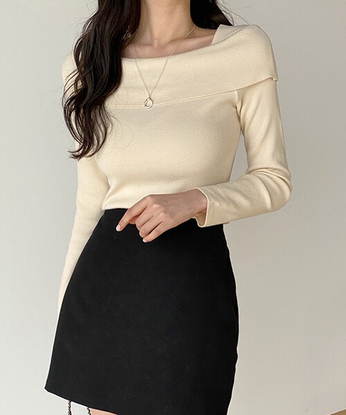 DHOLIC（ディーホリック）の「アシメショルダークロップドニット（ニット/セーター・レディース・ブラック/ディープスカイブルー/イエロー/ピンク/ベージュ・FREE）」の3枚目の写真