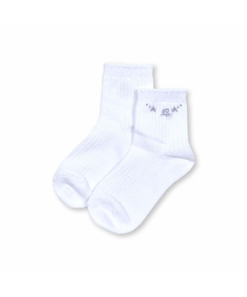 BeBe(ベベ)の「ロゴ刺しゅう透かし編みクルーソックス(13~24cm)(ソックス/靴下・キッズ・ホワイト/イエロー・17-19㎝)」の1枚目の写真