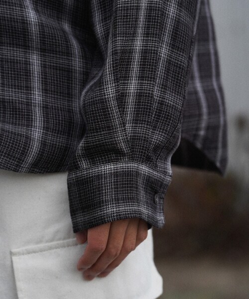 shiun（シウン）の「OMBRE SHIRT（シャツ/ブラウス・メンズ・グレー・XS/S/M）」の9枚目の写真