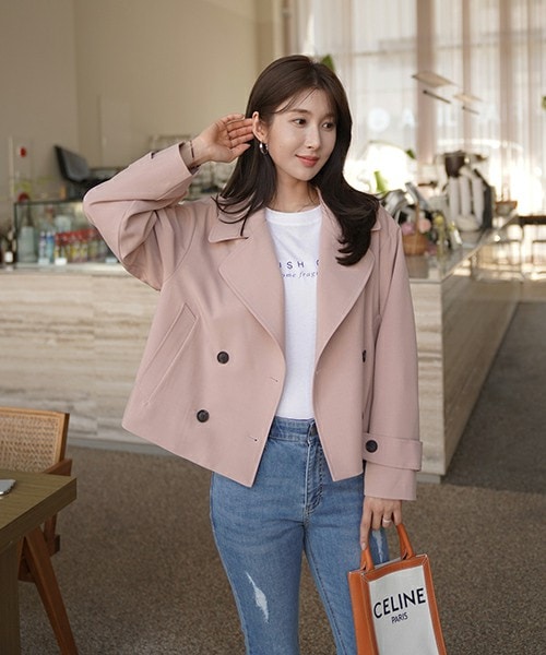 DHOLIC（ディーホリック）の「ショートダブルボタントレンチジャケット（トレンチコート・レディース・ピンク/ブラック/ベージュ・FREE）」の2枚目の写真