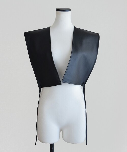 Marient(マリエント)の「エコレザーショートベスト(ベスト・レディース・ブラック/ホワイト/グレー・FREE)」の1枚目の写真