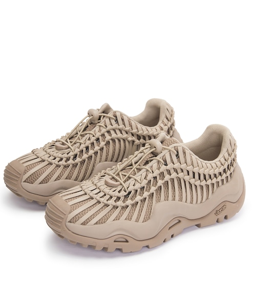 JNBY（ジェーエヌビーワイ）の「Lightweight Drawcord Mesh Trainers（スニーカー・レディース・ブラック/ベージュ・22.5/23/23.5/24/24.5）」の2枚目の写真