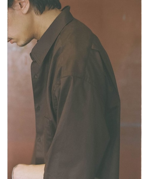 LIDNM（リドム）の「HICOUNT WASHER TWILL H/S（シャツ/ブラウス・メンズ・ベージュ/ブラウン・S/M/L）」の7枚目の写真