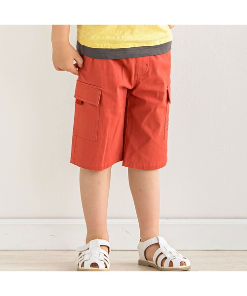 BeBe(ベベ)の「ピケストレッチハーフカーゴパンツ(90~150cm)(カーゴパンツ・キッズ・グリーン/オレンジ・110)」の2枚目の写真