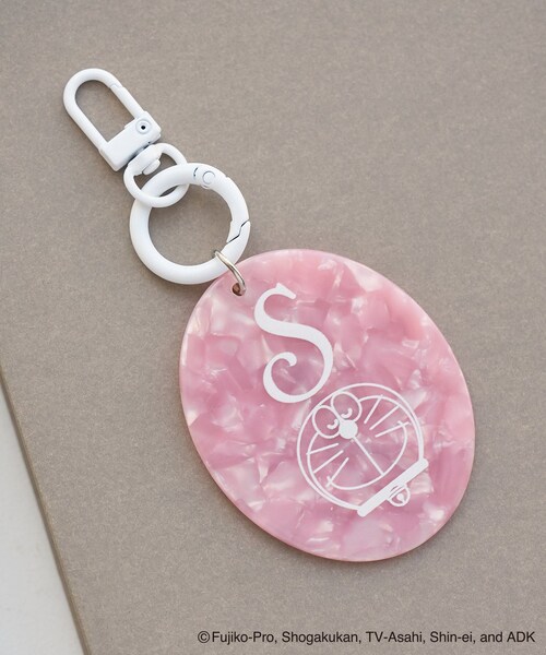 ROPE' PICNIC（ロペピクニック）の「【ドラえもんコレクション】マーブルカラーイニシャルアクリルチャーム（キーホルダー・レディース・ホワイト/ライトグリーン/サックス/レッド系/ピンク/イエロー系・F）」の10枚目の写真