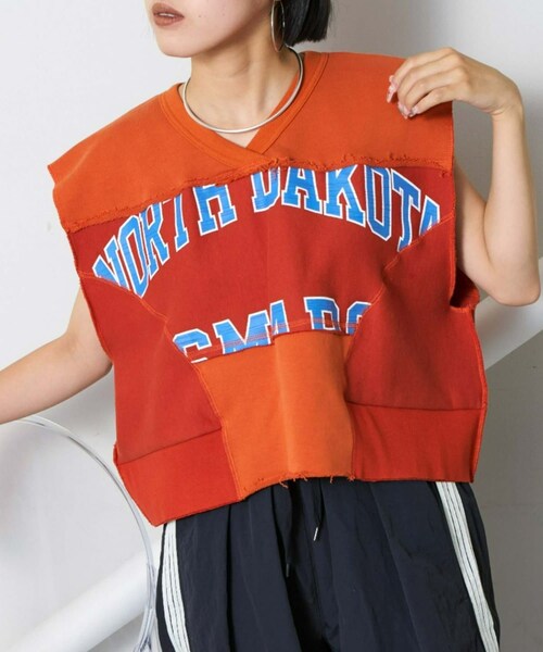 CIAOPANIC TYPY(チャオパニックティピー)の「【etsina/エシンタ】リメイクバックベルトカレッジノースリ(タンクトップ・レディース・オフホワイト/オレンジ/グレー・ONE)」の3枚目の写真