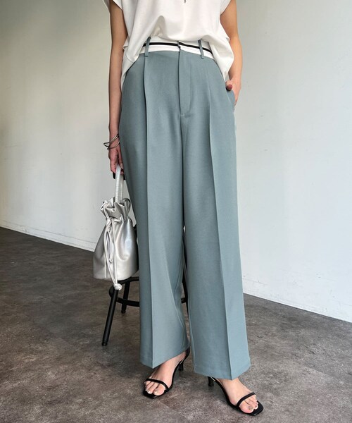 Chez toi（シェトワ）の「【足長効果＆着痩せ】マーベルトスラックスパンツ（パンツ・レディース・ベージュ/ブルー/ネイビー・F）」の2枚目の写真