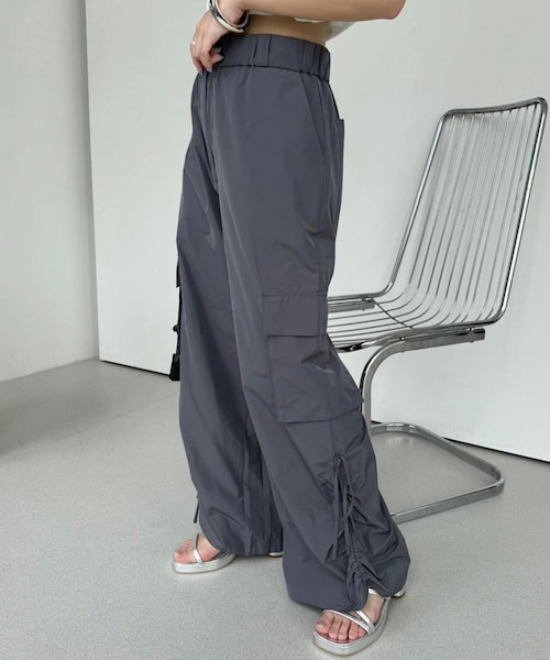 one after another NICE CLAUP(ワンアフターアナザーナイスクラップ)の「カーゴパンツ/トレンドアイテム◎(カーゴパンツ・レディース・アイボリー/ピンク/チャコールグレー・FREE)」の2枚目の写真