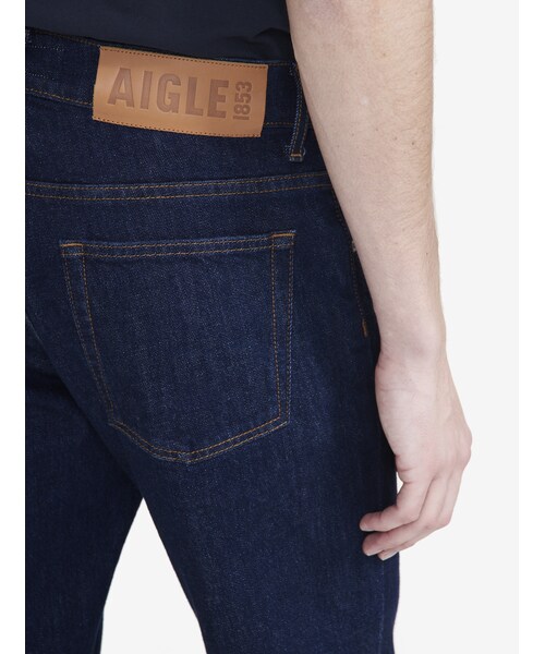 AIGLE（エーグル）の「アイコニック ストレッチ スリムフィットテーパードデニムパンツ（デニムパンツ・メンズ・ダーク デニム (002)/デニムブリーチ (003)・38/40/42/44）」の5枚目の写真