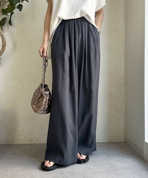 DouDou（ドゥドゥ）の「テンセルリネンワイドパンツ（パンツ・レディース・オフホワイト/チャコールグレー/ブラック・F/TM（高身長））」の3枚目の写真