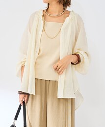 un dix cors（アンディコール）の「《予約》《デコルテラインのキレイ見せ》シボボイルスキッパーブラウス（トップス）」