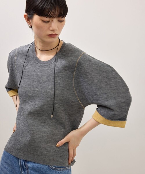ADAM ET ROPE'(アダムエロペ)の「【サステナブル】ダブルフェイスニットトップス(ニット/セーター・レディース・ブラック/チャコール/レッド・F)」の2枚目の写真